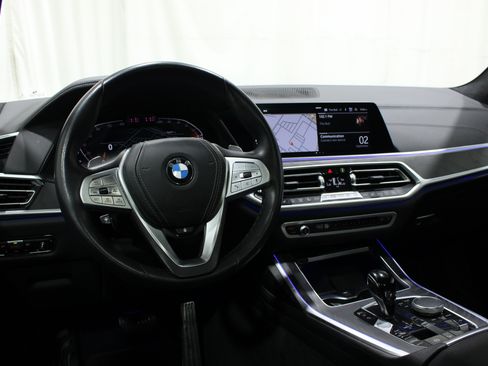 Used 2022 BMW X7 xDrive40i w/ Premium Package AWD/4WD image 2