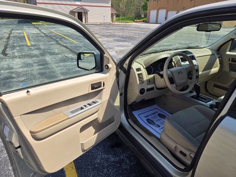 Used 2012 Ford Escape XLT image 17