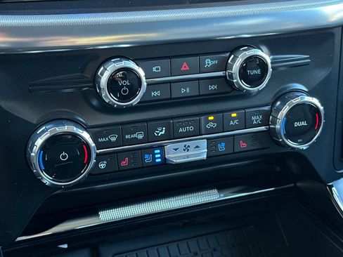 New 2025 Ford F150 Lariat w/ Equipment Group 502A High image 19