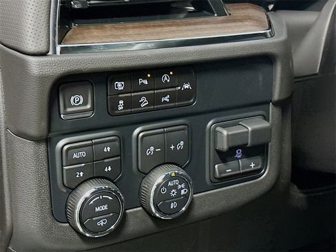 New 2025 Chevrolet Tahoe High Country image 11