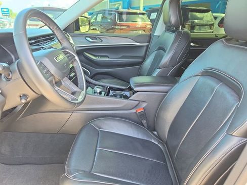 Used 2022 Jeep Grand Cherokee L Limited w/ Luxury Tech Group II AWD/4WD image 17