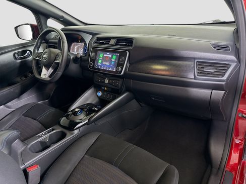 Used 2021 Nissan Leaf SV w/ SV Technology Package FWD image 30
