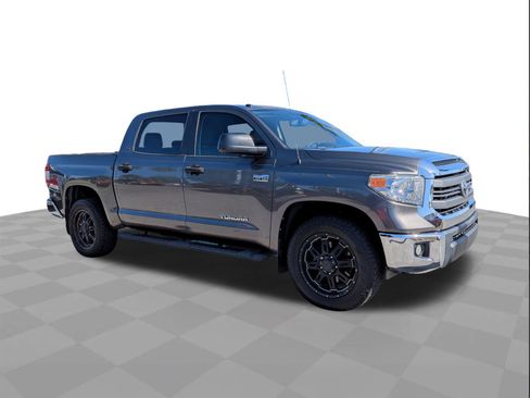 Used 2015 Toyota Tundra SR5 image 2