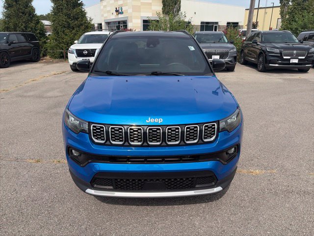 Used 2025 Jeep Compass Limited AWD/4WD image 9