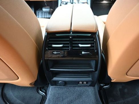 Used 2022 BMW 540i w/ Premium Package image 27