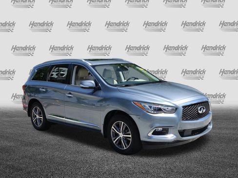 Used 2019 INFINITI QX60 Luxe w/ Essential Package FWD image 2