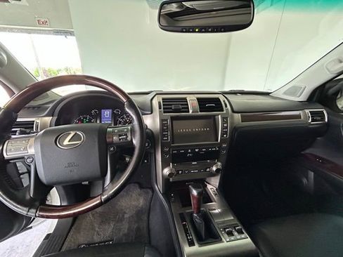 Used 2018 Lexus GX 460 Premium w/ Premium Package AWD/4WD image 16