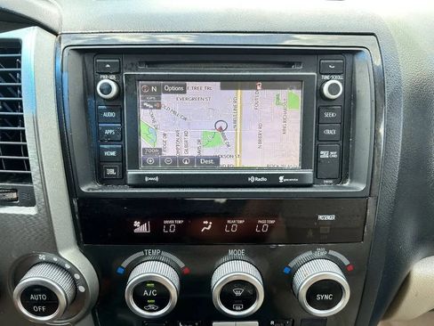 Used 2016 Toyota Sequoia Platinum RWD image 28