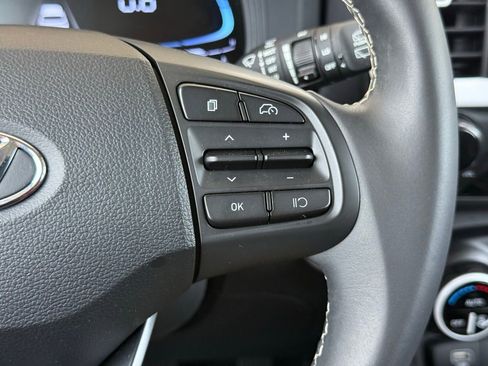 Used 2024 Hyundai Venue Limited FWD image 27