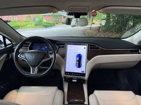 Used 2017 Tesla Model S 75 RWD image 5