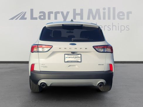 Used 2020 Ford Escape SE image 4