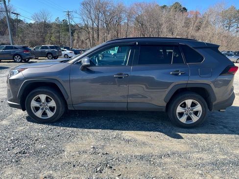 Used 2021 Toyota RAV4 XLE image 2