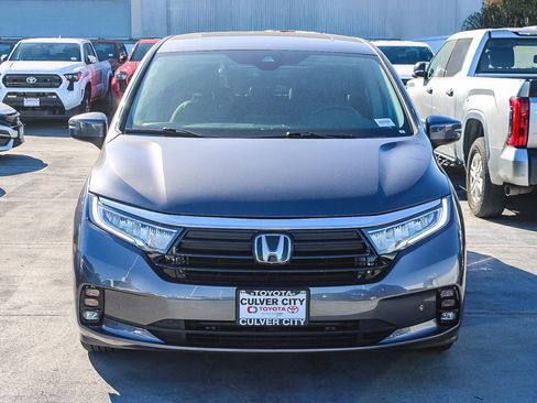Used 2023 Honda Odyssey Touring image 2