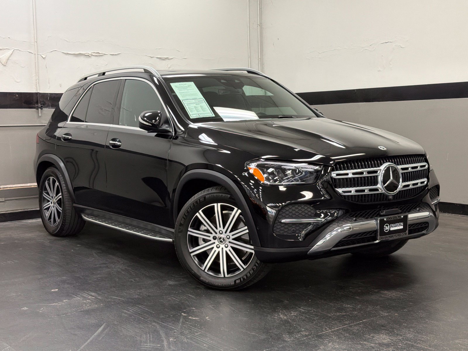 Used 2025 Mercedes-Benz GLE 450 4MATIC image 2