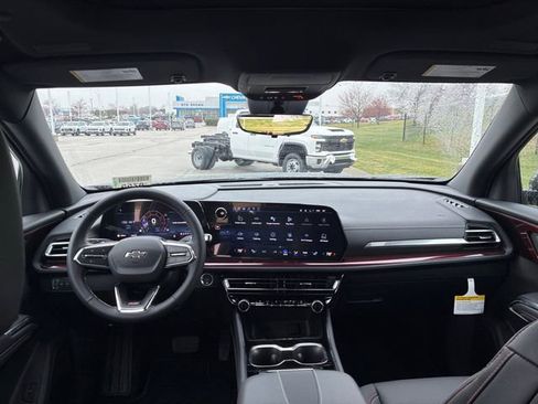 New 2026 Chevrolet Traverse Z71 w/ Driver Confidence Package image 19