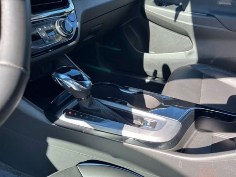 Used 2025 Buick Envista Sport Touring image 41