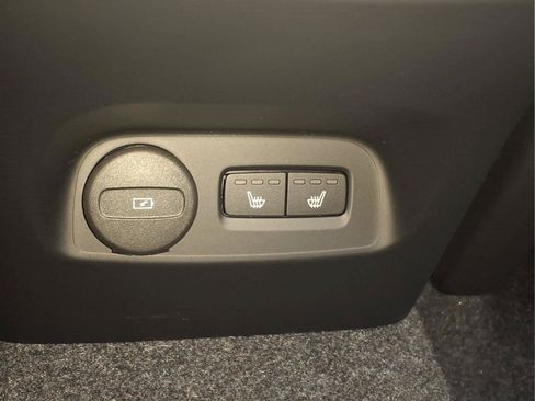 Certified 2026 Volvo XC40 B5 Plus w/ Protection Package Premier AWD/4WD image 15