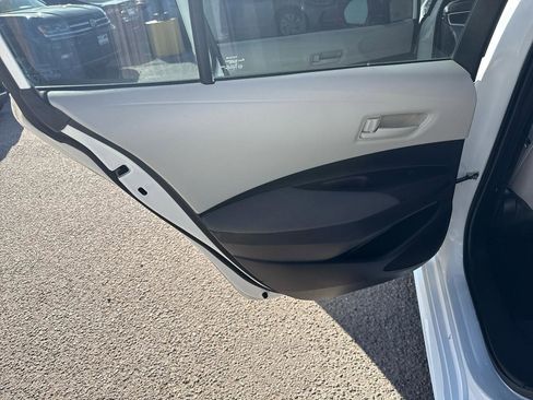 Used 2022 Toyota Corolla LE image 13