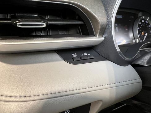 Used 2023 Toyota Highlander XLE image 33