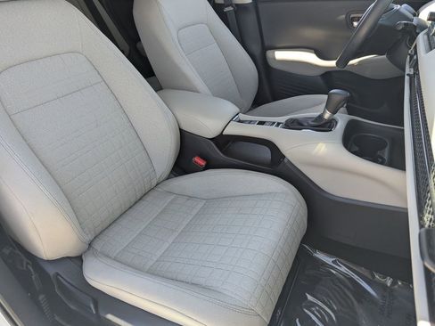 Used 2025 Honda HR-V LX image 8