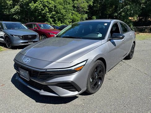 Certified 2026 Hyundai Elantra Sport FWD image 2