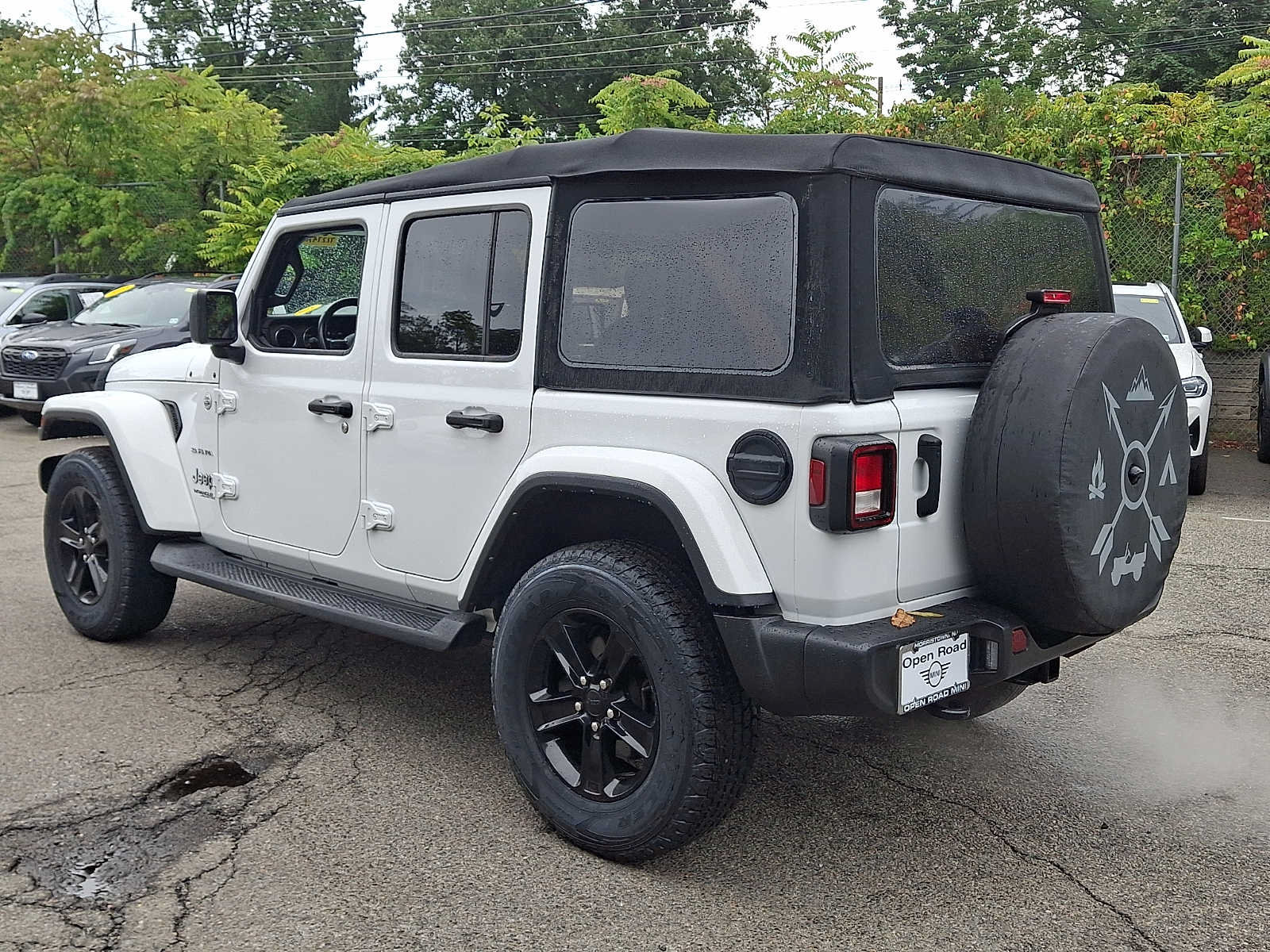 Used 2021 Jeep Wrangler Unlimited Sahara w/ Dual Top Group AWD/4WD image 4