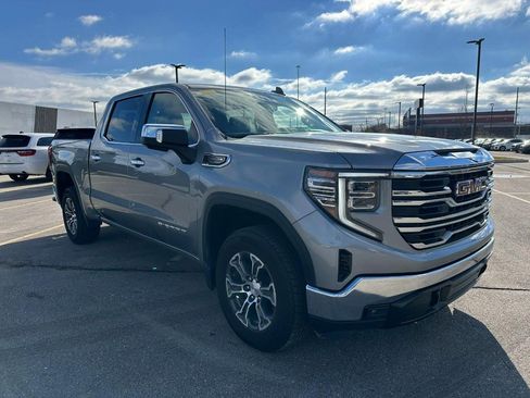 Used 2025 GMC Sierra 1500 SLT image 8
