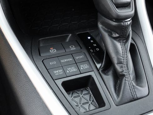 Used 2023 Toyota RAV4 XLE image 31