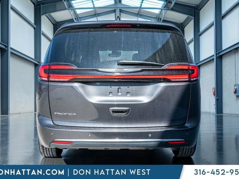 Used 2023 Chrysler Pacifica Touring-L FWD image 32
