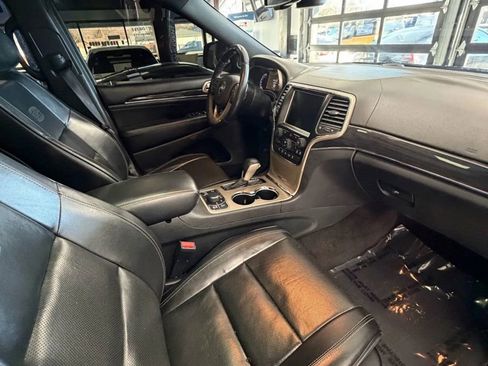 Used 2016 Jeep Grand Cherokee Overland image 10