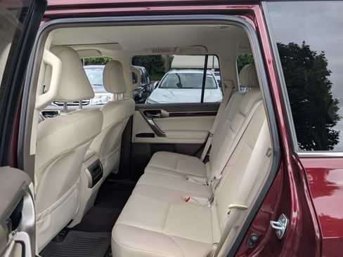 Used 2019 Lexus GX 460 Premium w/ Premium Package AWD/4WD image 15