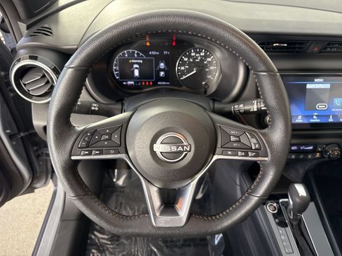 Used 2024 Nissan Kicks SR w/ SR Premium Package FWD image 12
