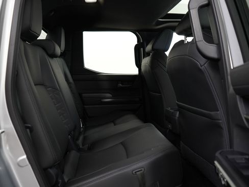 Used 2025 Toyota Tacoma TRD Off-Road image 11