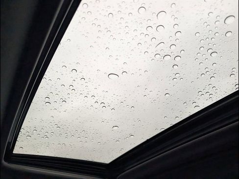 Used 2022 Toyota Avalon Limited image 25