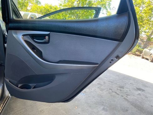 Used 2013 Hyundai Elantra GLS w/ Preferred Pkg FWD image 14