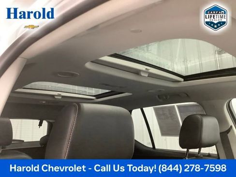 Used 2021 Chevrolet Traverse RS image 13
