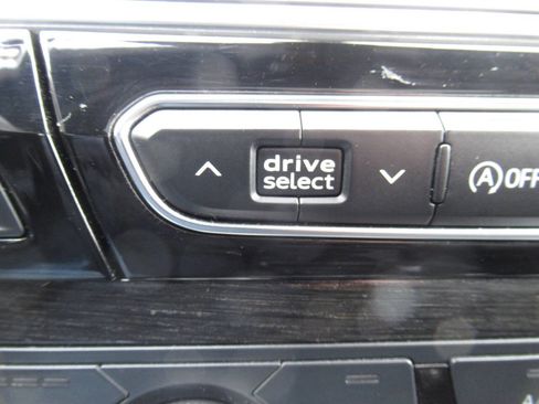 Used 2017 Audi Q7 3.0T Premium Plus image 35