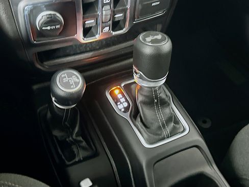 Used 2025 Jeep Wrangler Sahara w/ Safety Group image 25