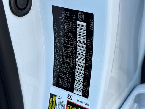 New 2026 Toyota Camry Hybrid FWD image 34