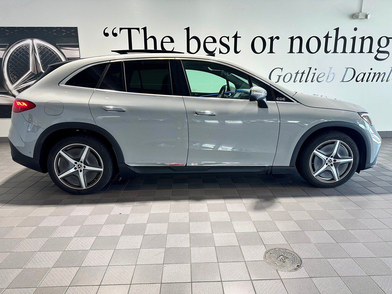 Used 2023 Mercedes-Benz EQE 350+ 4MATIC SUV image 3