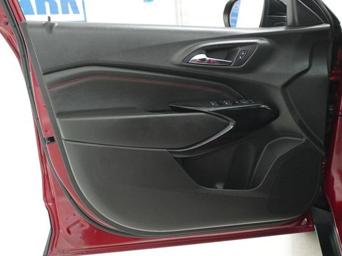 Used 2025 Chevrolet Trax RS w/ Driver Confidence Package FWD image 21