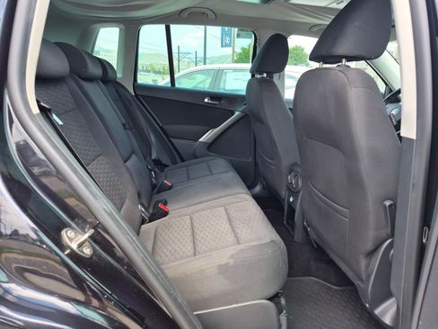 Used 2009 Volkswagen Tiguan SE AWD/4WD image 28