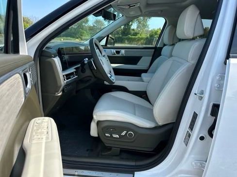 New 2025 Hyundai Santa Fe Calligraphy AWD/4WD image 10