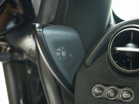 Used 2020 McLaren 720S Spider image 32