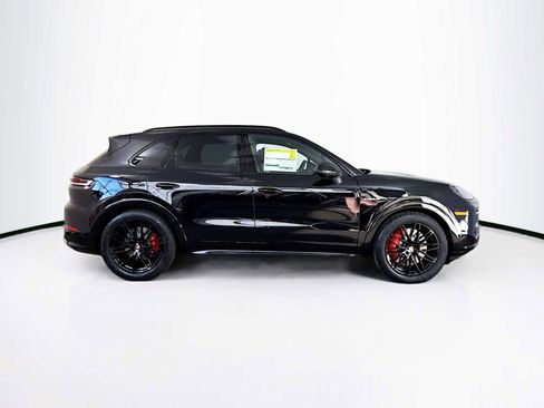 New 2026 Porsche Cayenne S image 8