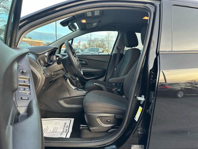 Used 2020 Chevrolet Trax LS w/ Tint and Cruise Package FWD image 10