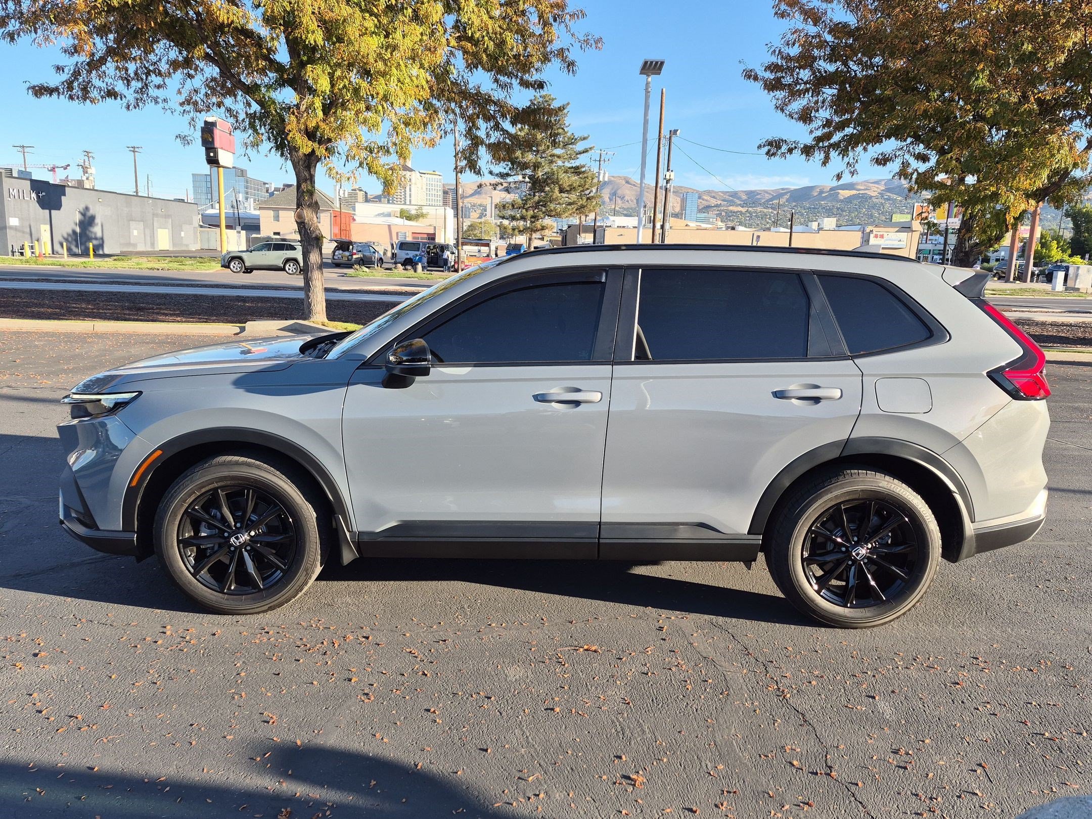 Used 2025 Honda CR-V Sport-L image 9