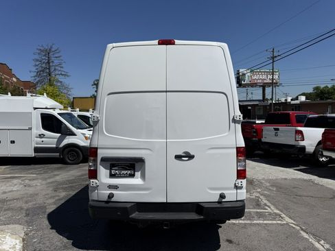 Used 2021 Nissan NV 3500 SV RWD image 6