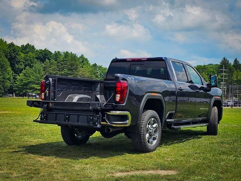 New 2026 GMC Sierra 2500 SLE w/ SLE Value Package; AWD/4WD image 4
