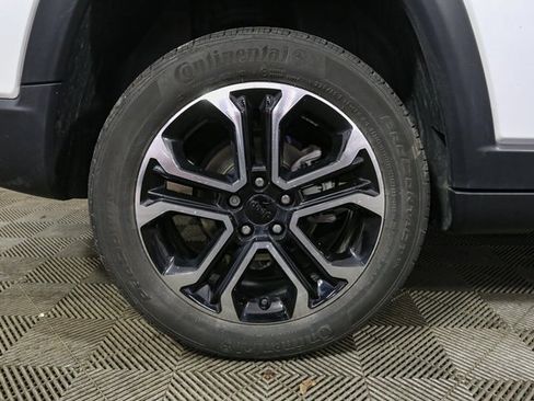 Used 2022 Jeep Compass Limited image 16